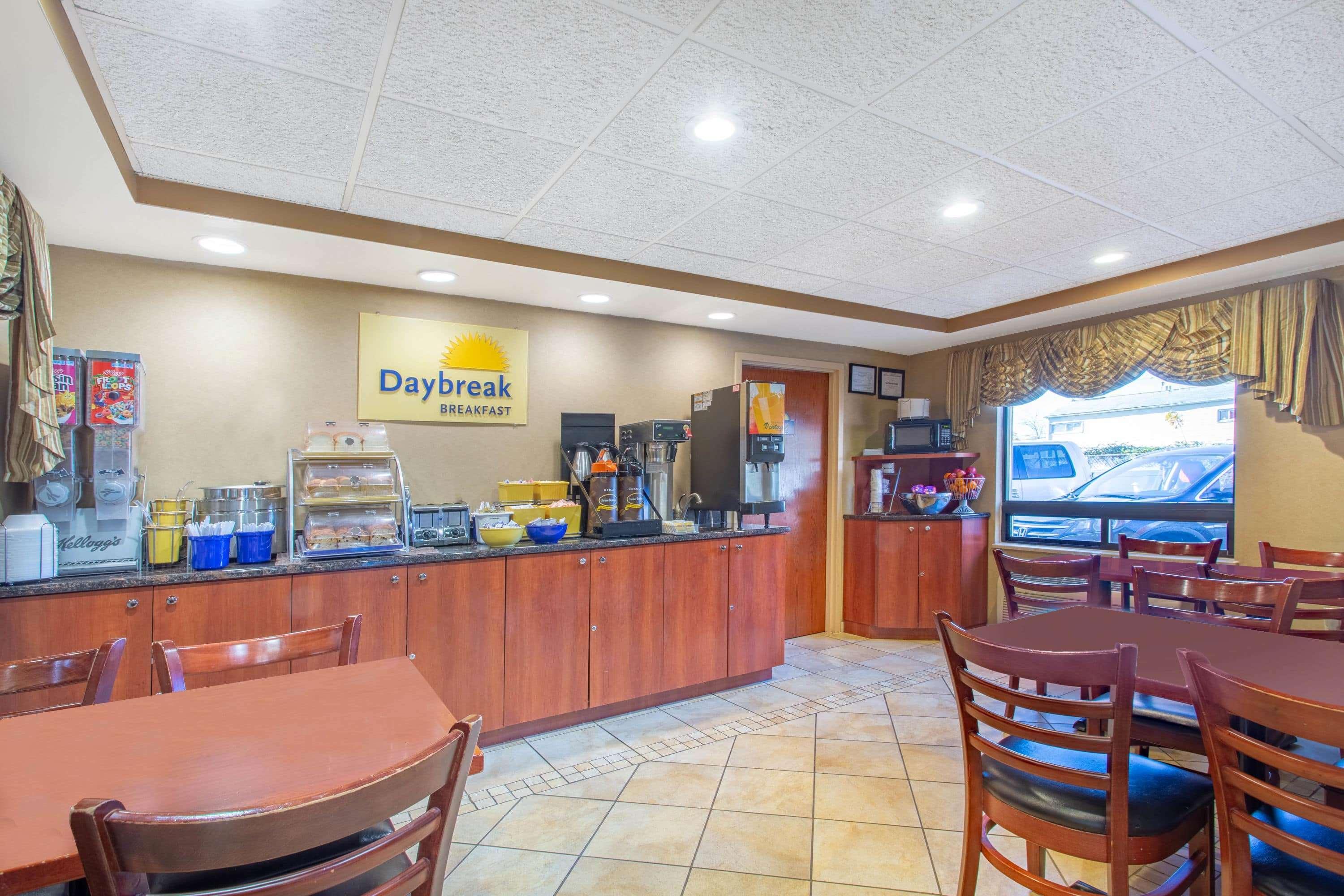 Econo Lodge Woodbridge Iselin Exteriér fotografie