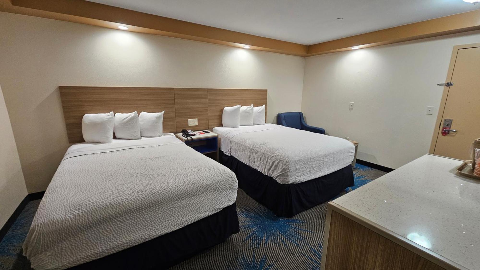 Econo Lodge Woodbridge Iselin Exteriér fotografie