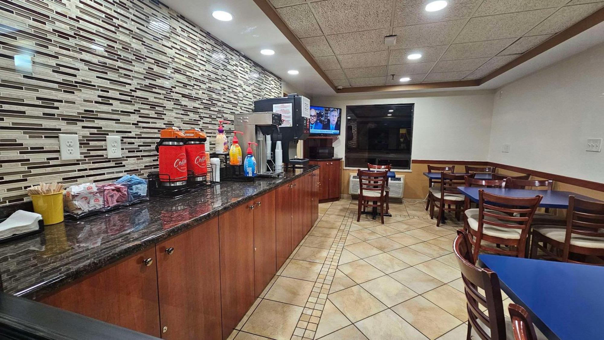 Econo Lodge Woodbridge Iselin Exteriér fotografie